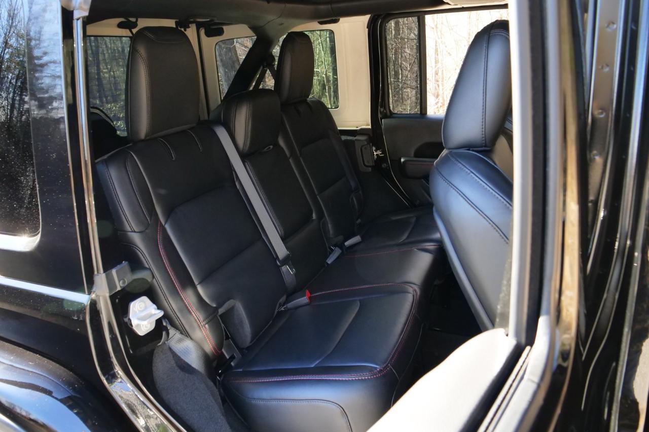 2020 Jeep Wrangler Unlimited Rubicon 4X4 / Sky One Roof / Steel Bumper Group! Lincolnton NC