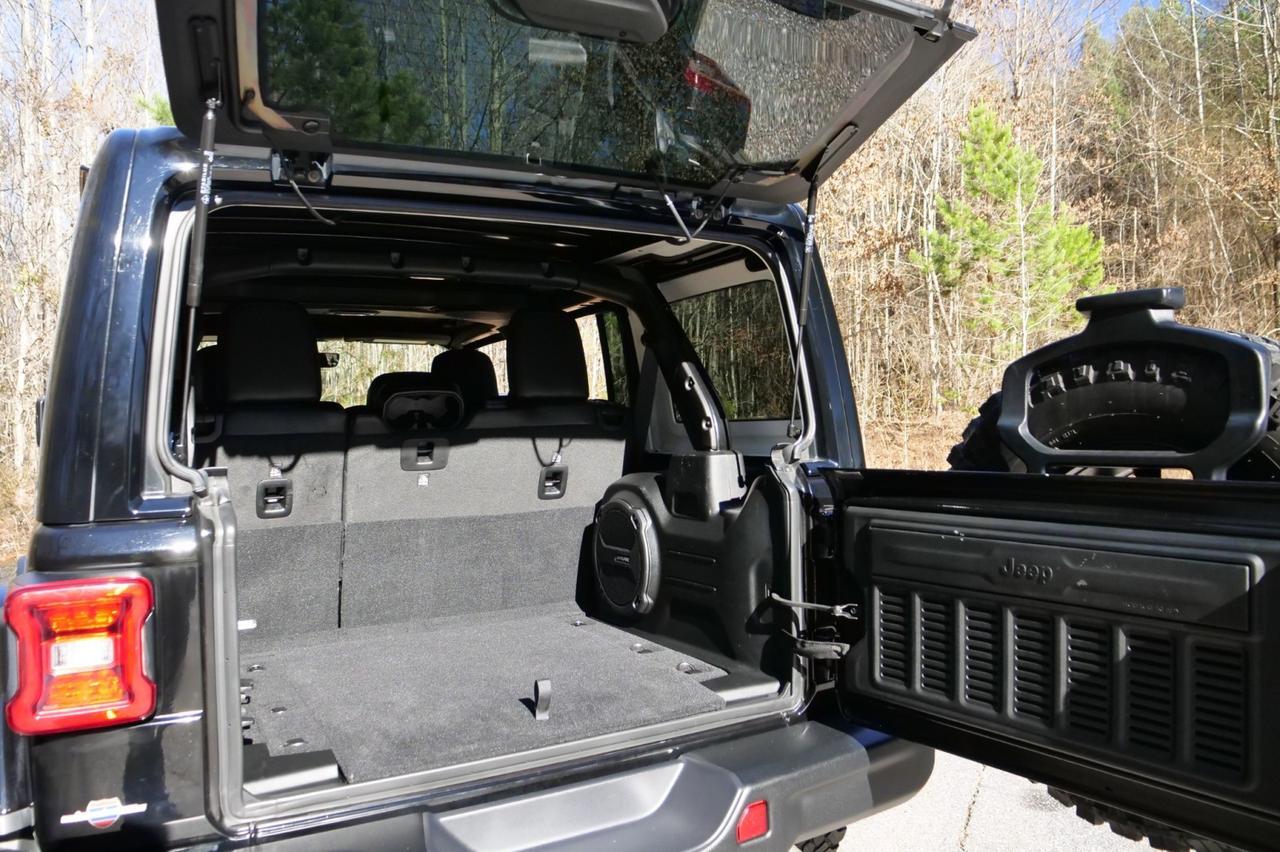 2020 Jeep Wrangler Unlimited Rubicon 4X4 / Sky One Roof / Steel Bumper Group! Lincolnton NC