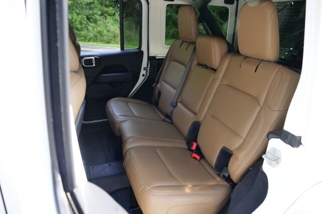 2020 Jeep Wrangler Unlimited Rubicon 4X4 / Sky One Top / Steel Bumpers & More! High Point NC
