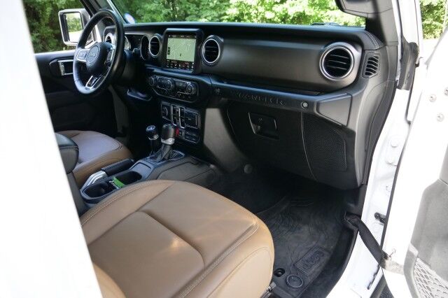 2020 Jeep Wrangler Unlimited Rubicon 4X4 / Sky One Top / Steel Bumpers & More! High Point NC