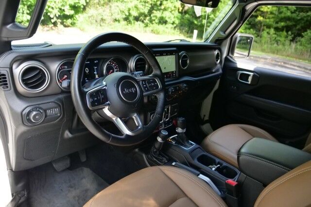 2020 Jeep Wrangler Unlimited Rubicon 4X4 / Sky One Top / Steel Bumpers & More! High Point NC
