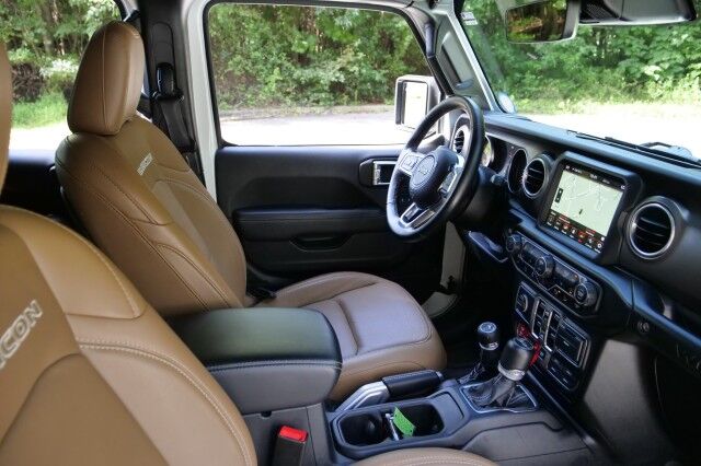 2020 Jeep Wrangler Unlimited Rubicon 4X4 / Sky One Top / Steel Bumpers & More! High Point NC