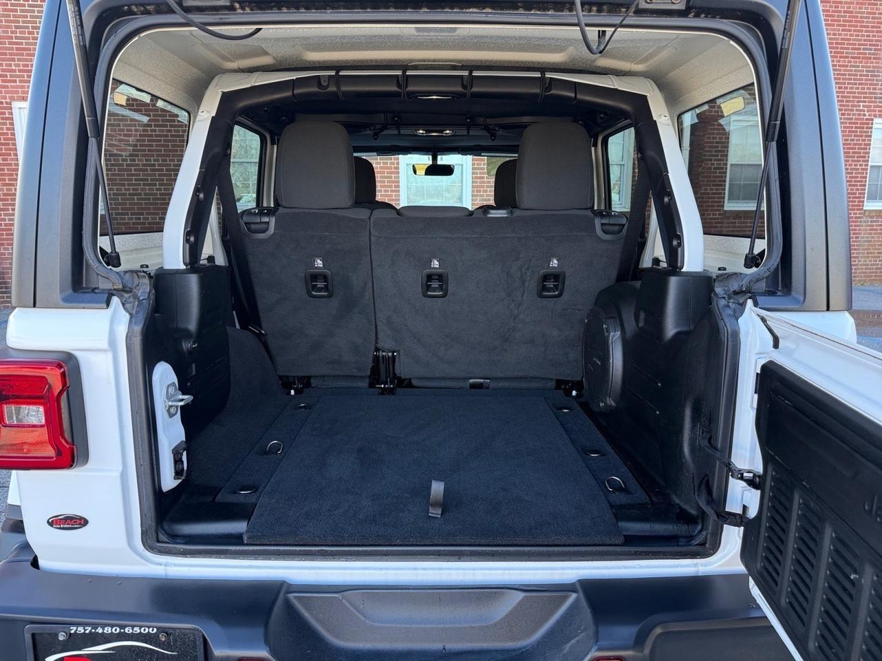 2020 Jeep Wrangler Unlimited Rubicon, HEATED SEATS, HEATED STEERING WHEEL, POWER AND HEATED MIRRORS, APPLE CARPLAY/ANDROID AUTO, RUNNING BOARDS, TOW PACKAGE, BLACK WHEELS, CLEAN CARFAX, ONLY 1 OWNER! Norfolk VA