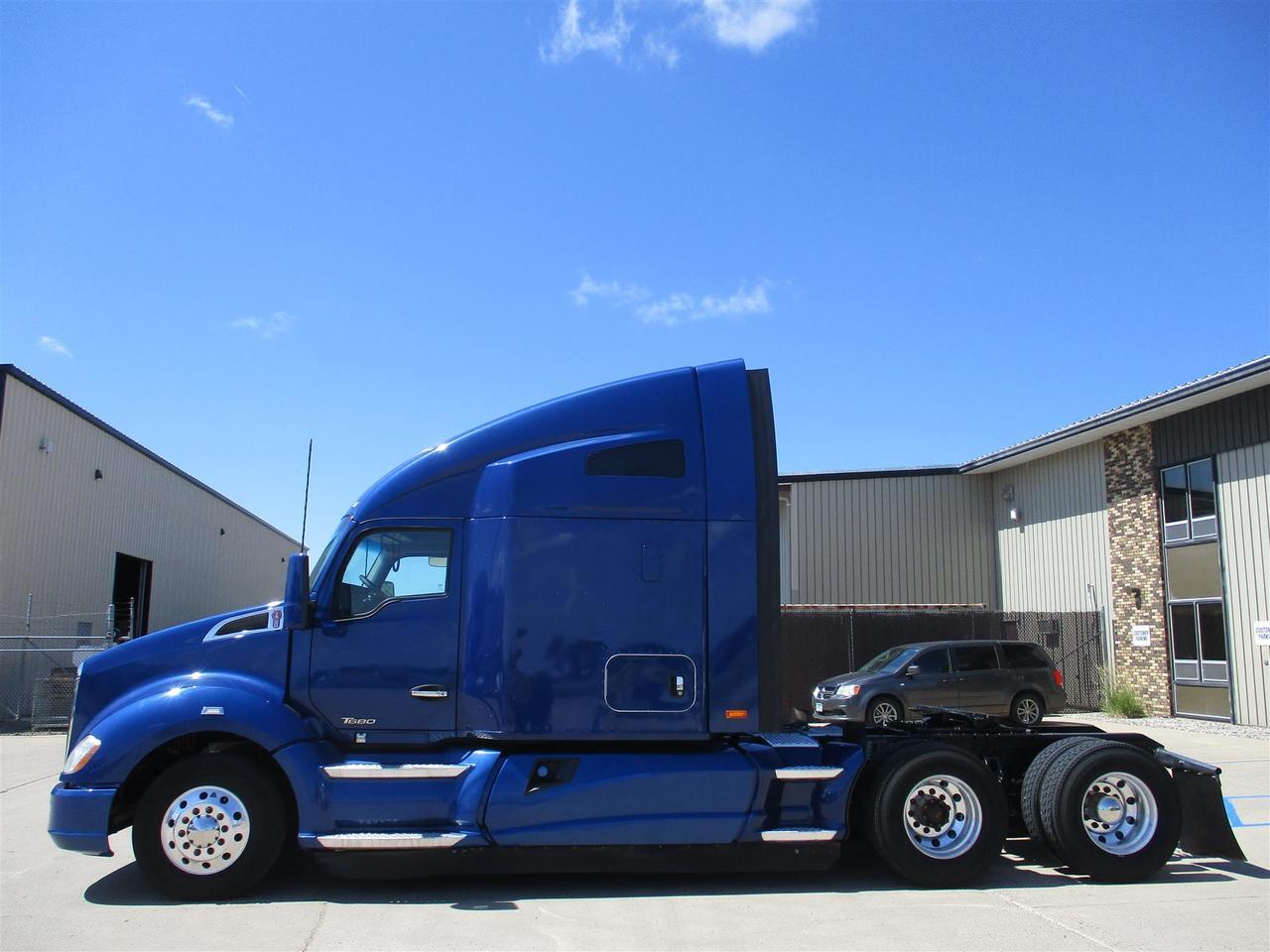 2020 Kenworth T680 76&quot; Raised Roof Fargo ND