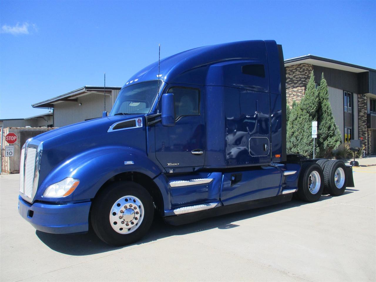 2020 Kenworth T680 76&quot; Raised Roof Fargo ND