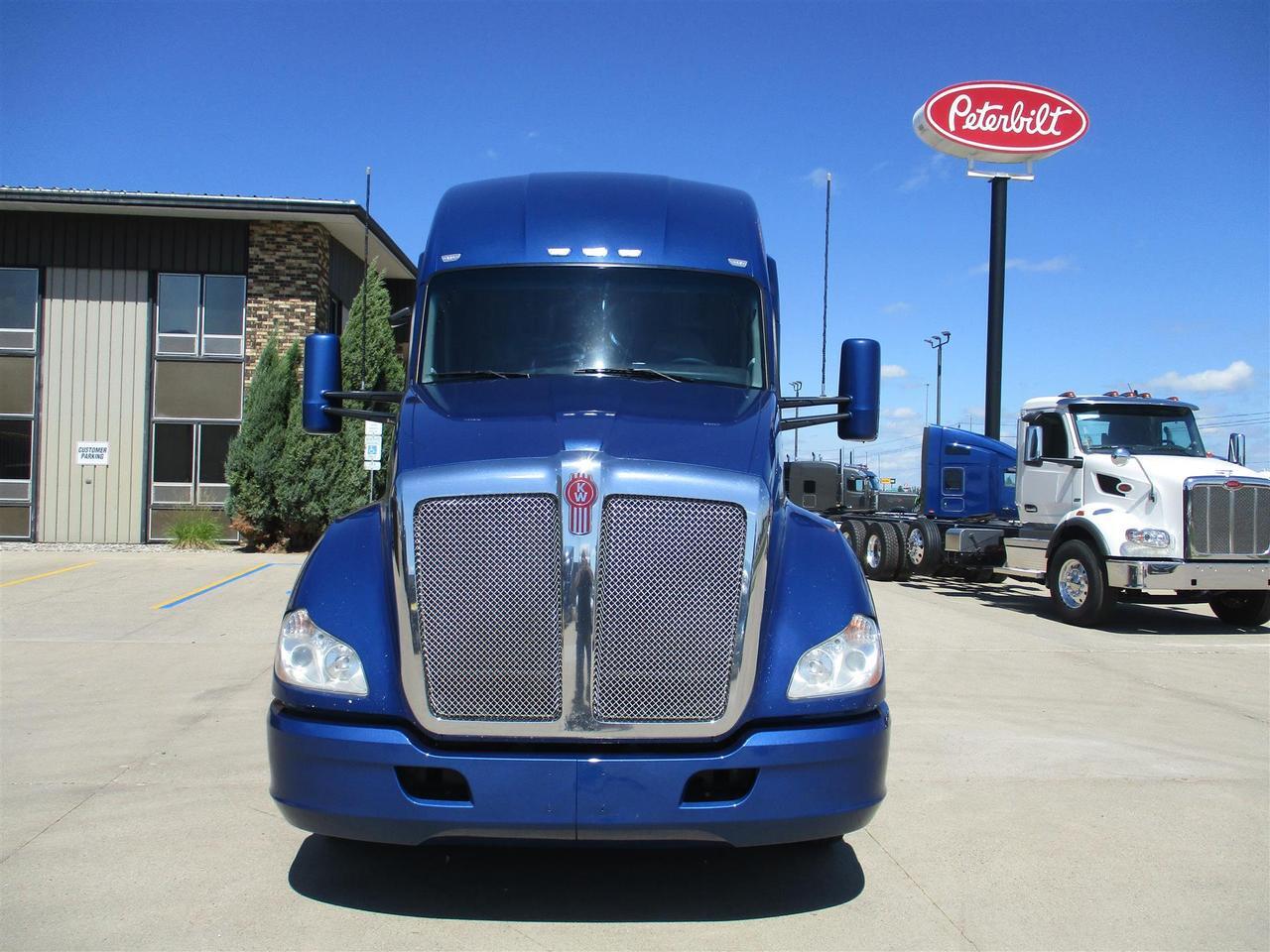 2020 Kenworth T680 76&quot; Raised Roof Fargo ND