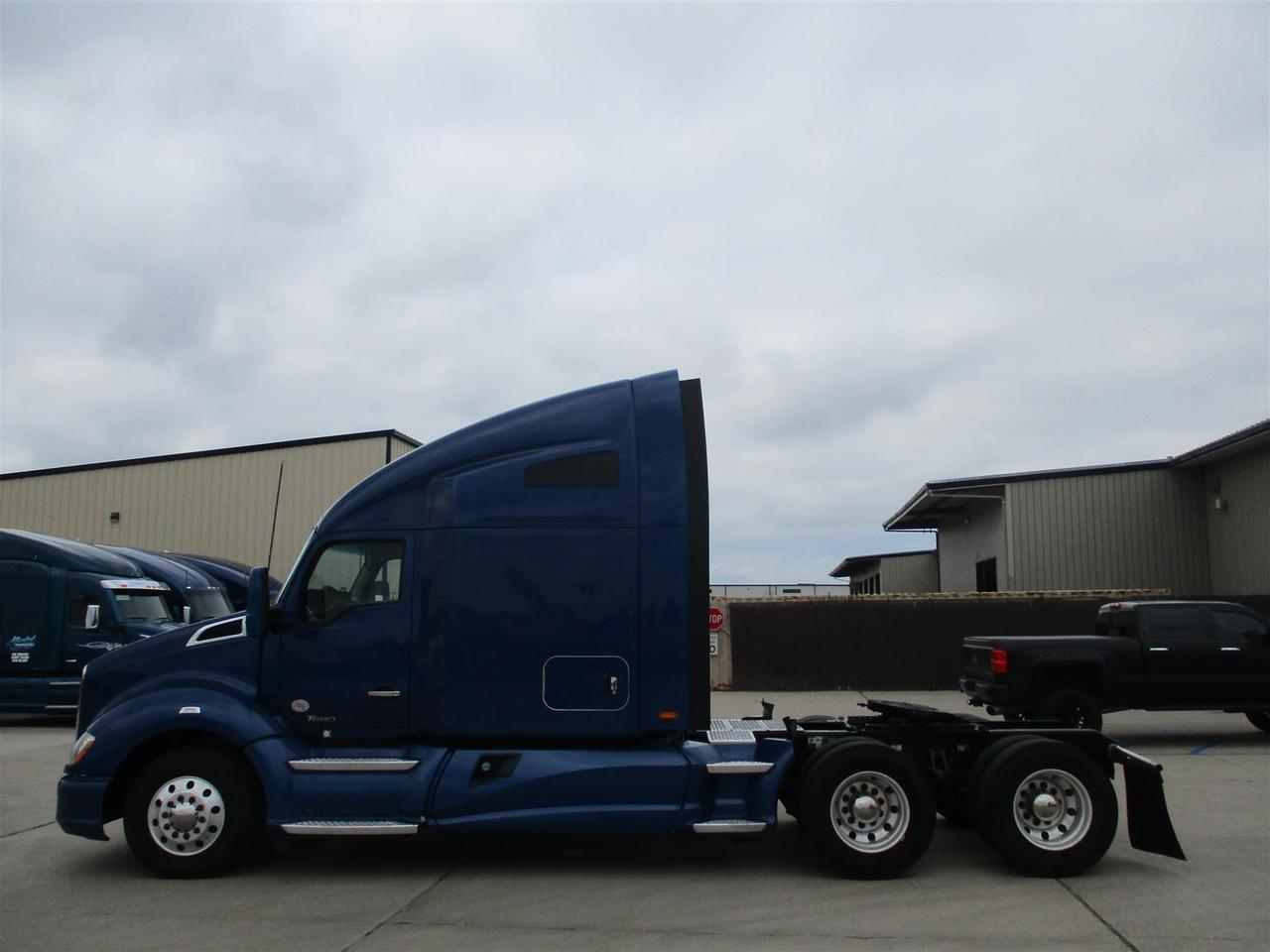 2020 Kenworth T680 76&quot; Raised Roof Fargo ND