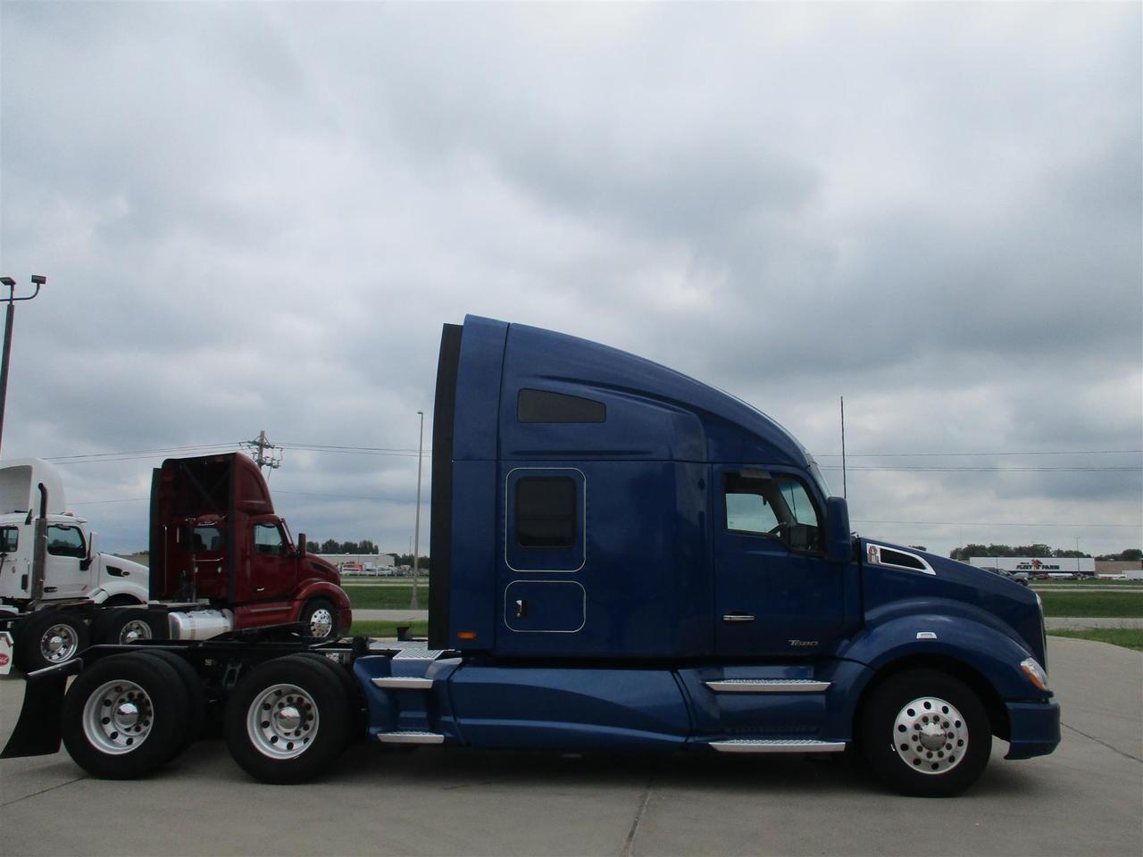 2020 Kenworth T680 76&quot; Raised Roof Fargo ND