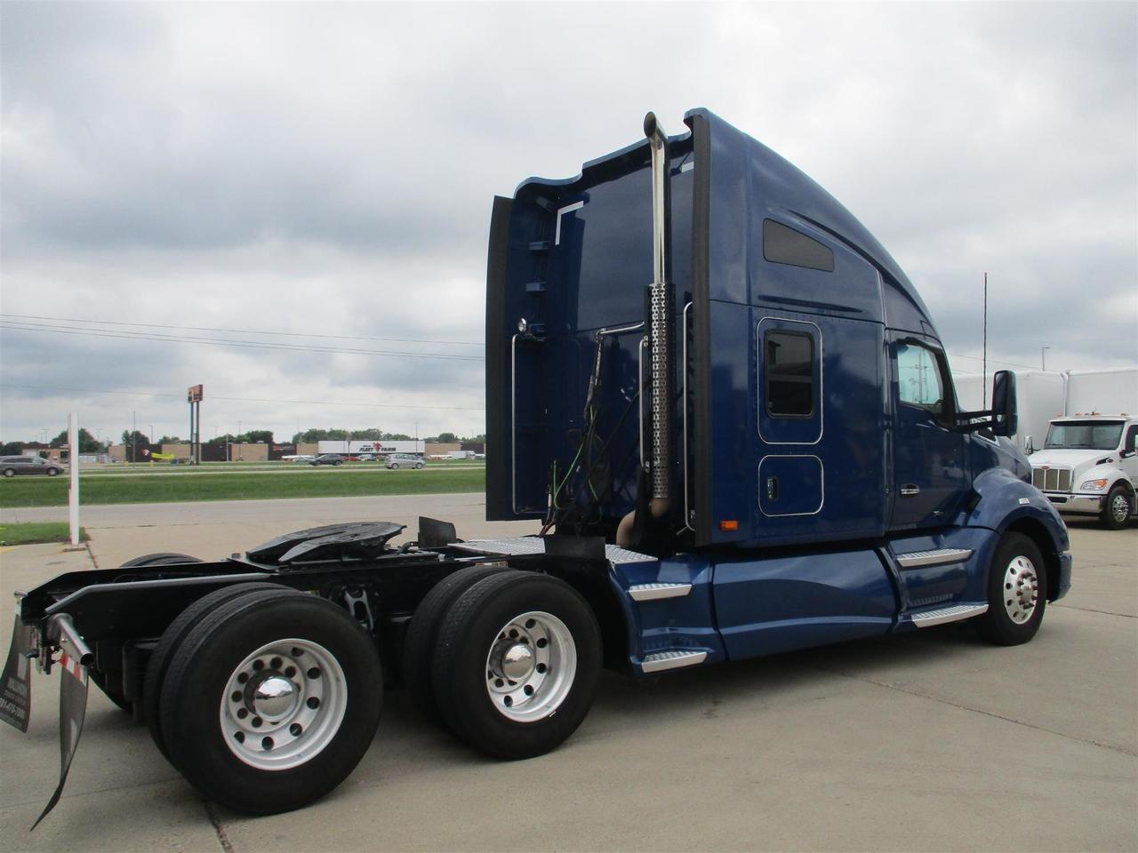 2020 Kenworth T680 76&quot; Raised Roof Fargo ND