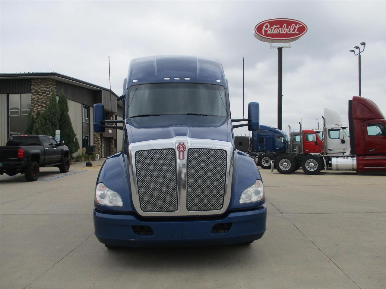2020 Kenworth T680 76&quot; Raised Roof Fargo ND
