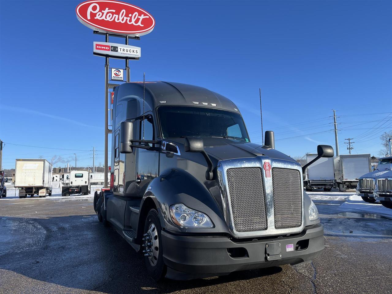 2020 Kenworth T680 Raised Roof Eau Claire WI
