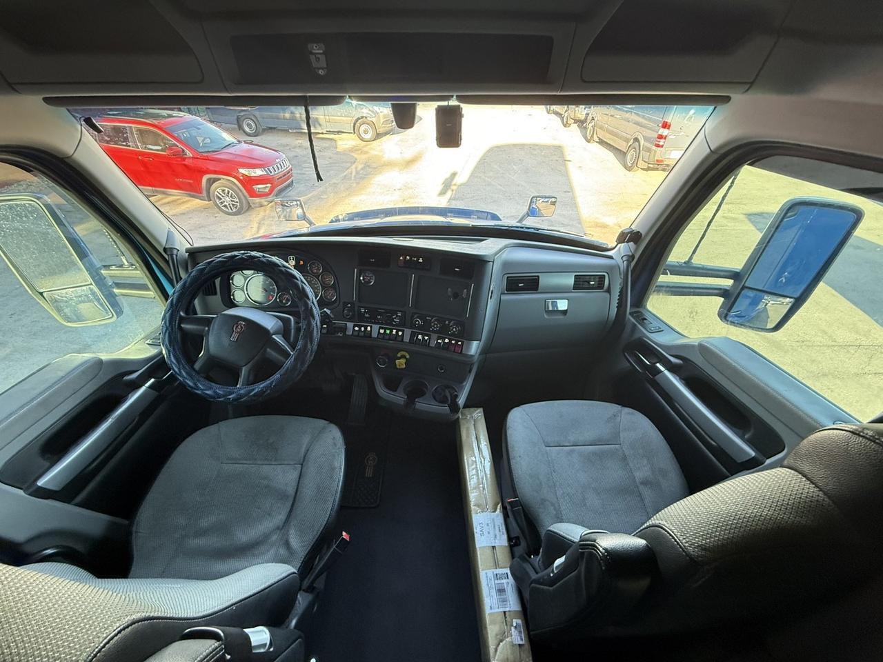 2020 Kenworth T680 T680 SLEEPER Hollywood FL