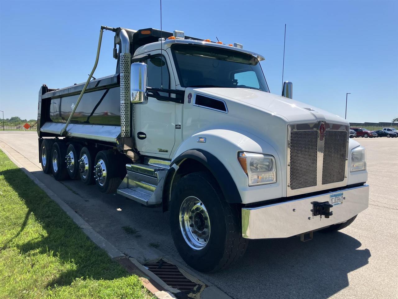 2020 Kenworth T880 Dump Truck