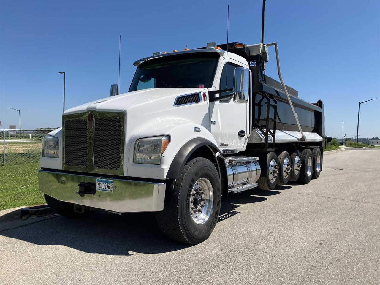 2020 Kenworth T880 Dump Truck