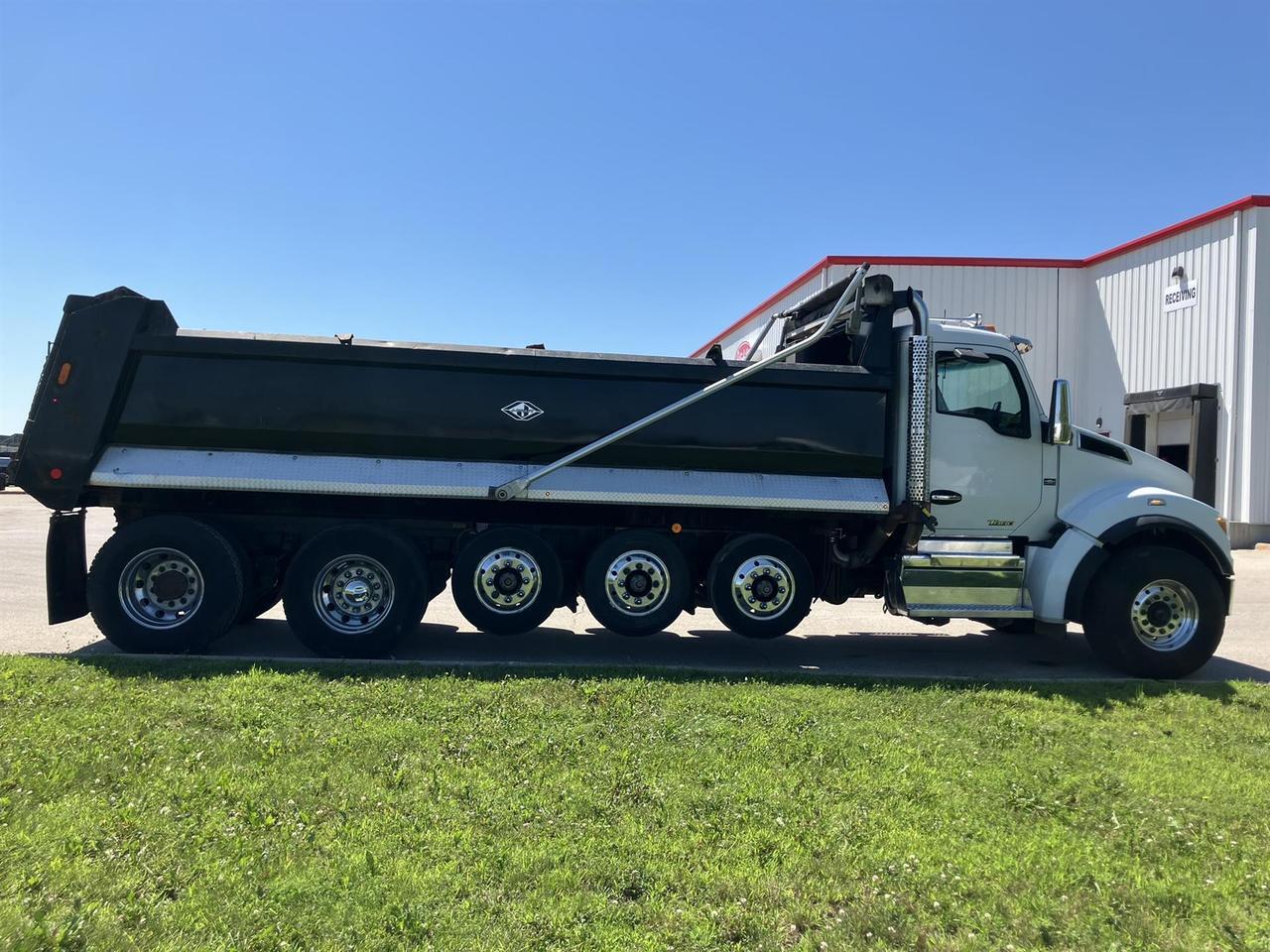2020 Kenworth T880 in Rochester, MN — photo 4