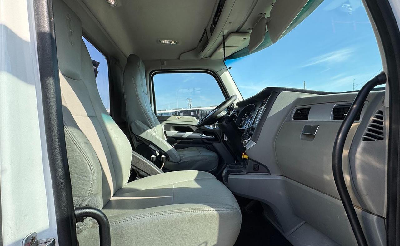 2020 Kenworth T880 75,000 lb American Roll-Off Truck