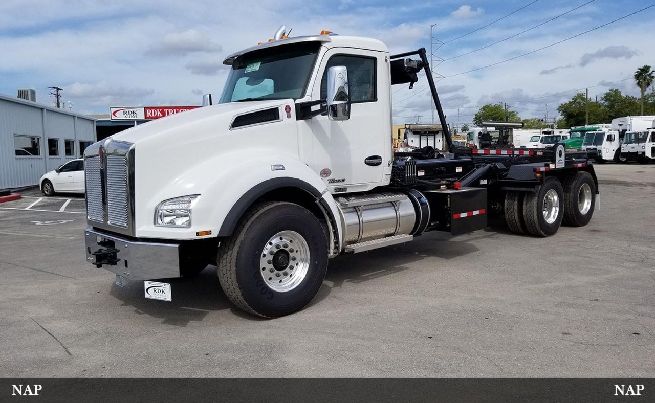 2020 Kenworth T880 75,000 lb American Roll-Off Truck