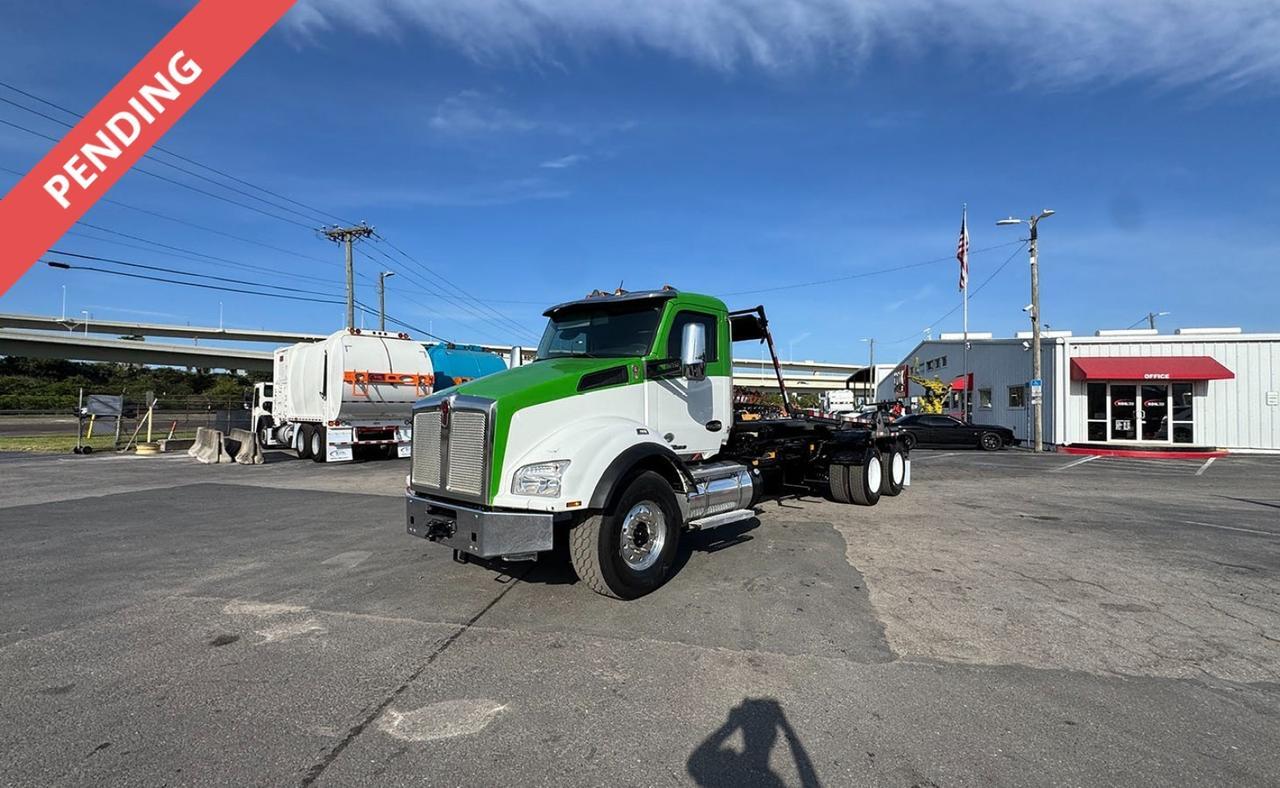 2020 Kenworth T880 75,000 lb American Roll-Off Truck