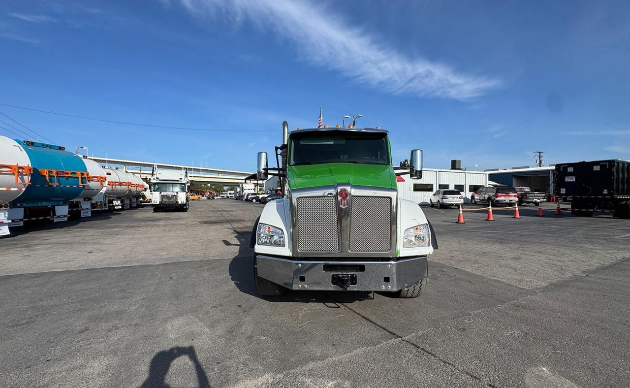 2020 Kenworth T880 75,000 lb American Roll-Off Truck
