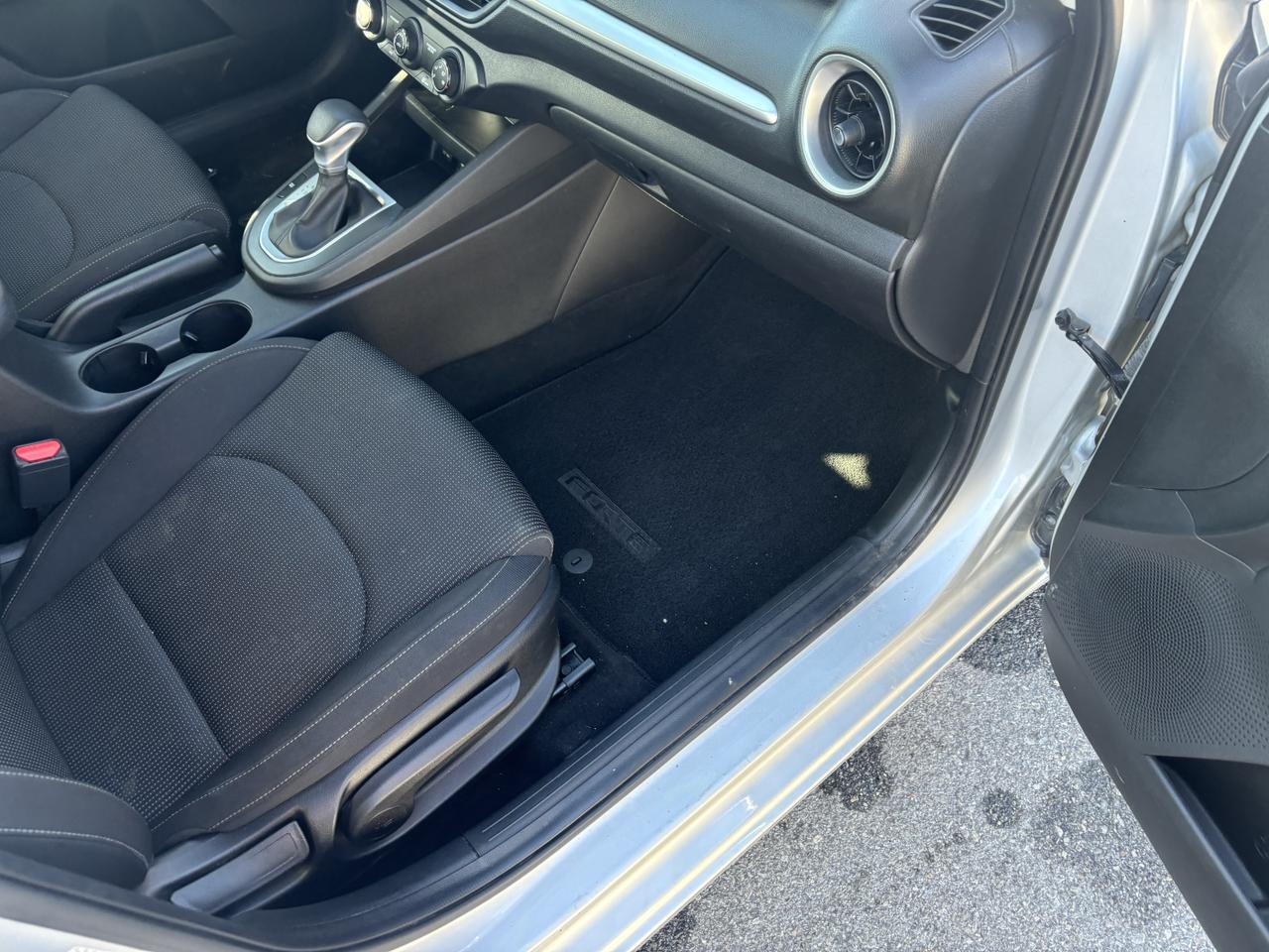 2020 Kia Forte LXS Sedan 4D Aurora MO