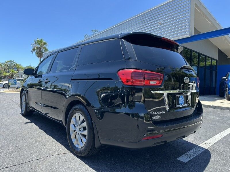 2020 Kia Sedona LX