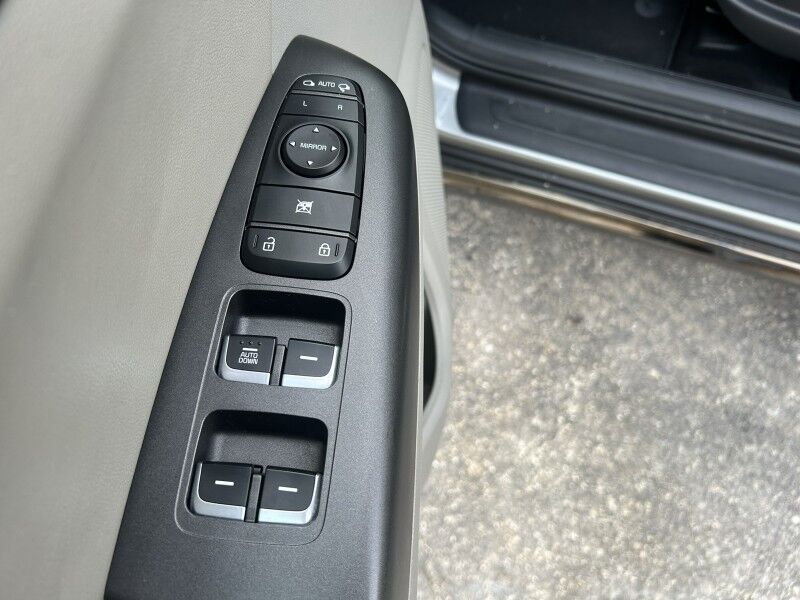 2020 Kia Sportage S - LEATHER - HEATED SEATS Whitinsville MA