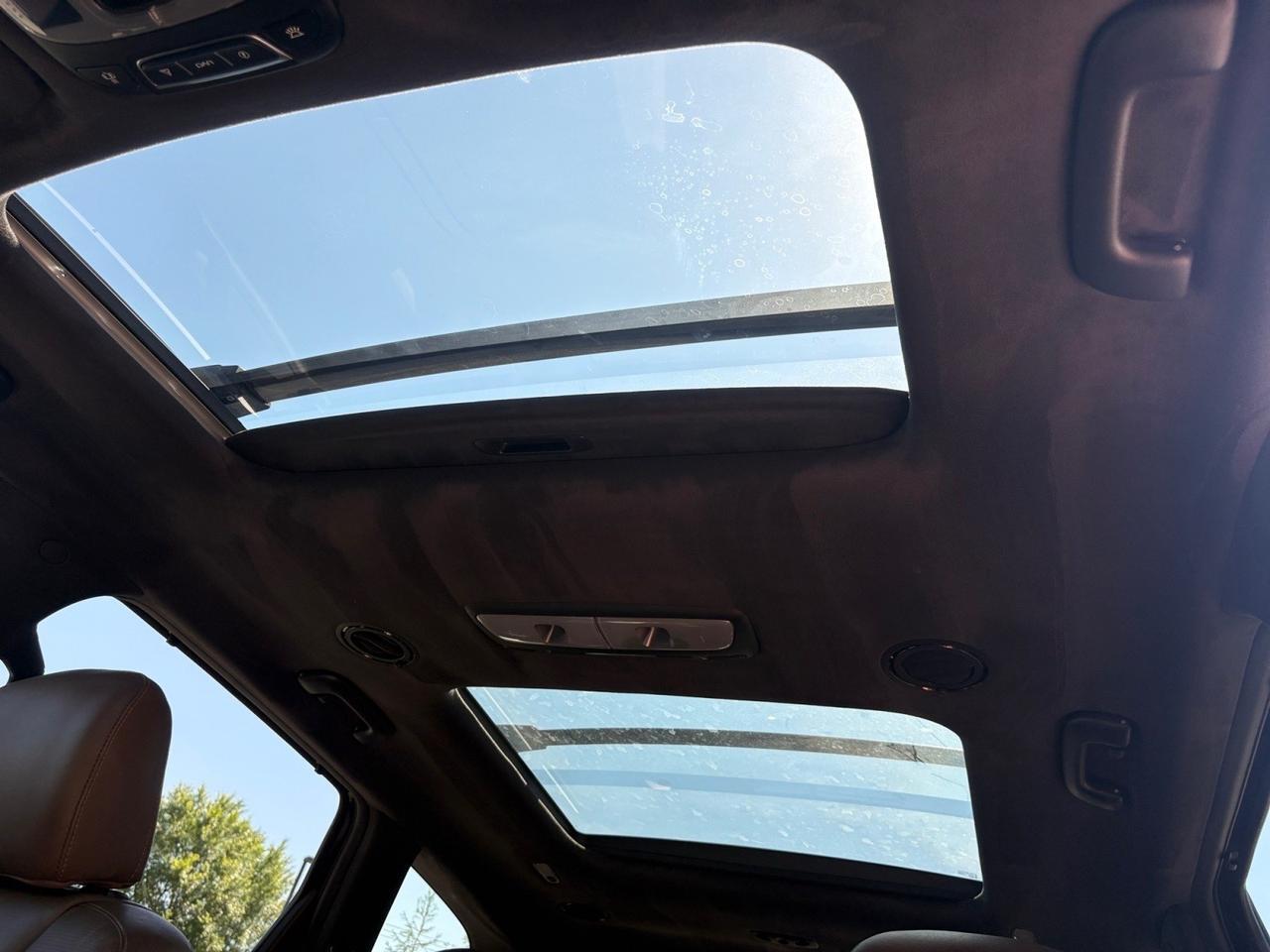 2020 Kia Telluride SX, BLIND SPOT ALERT, HEADS-UP DISPLAY, AUTO START/STOP, 360 BACKUP CAMERA, APPLE CARPLAY/ANDROID AUTO, SUNROOF & PANORAMIC MOONROOF, CAPTAINS CHAIRS, POWER 3RD ROW, POWER LIFTGATE, HEATED & COOLIING SEATS, LOW MILES, CLEAN CARFAX, THIS SUV HAS IT AL Virginia Beach VA