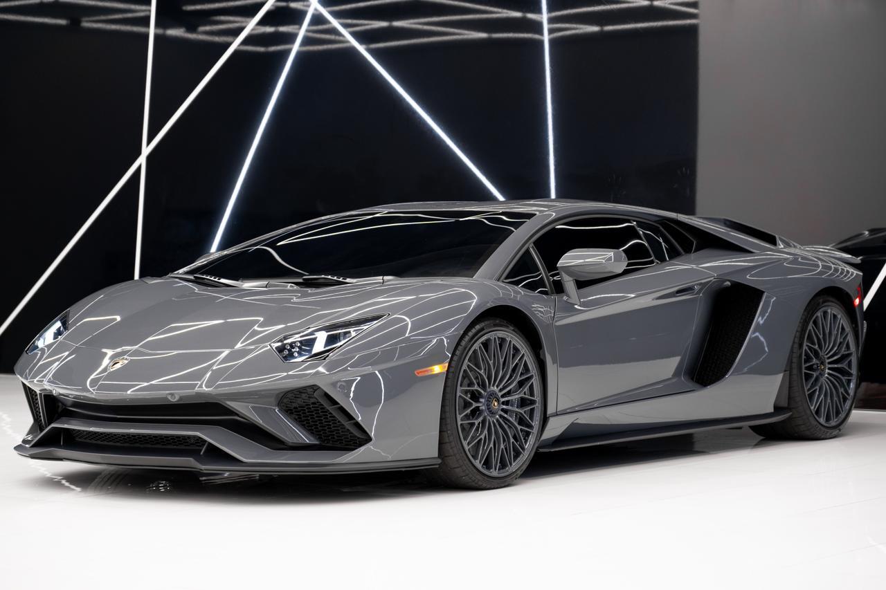 2020 Lamborghini Aventador S