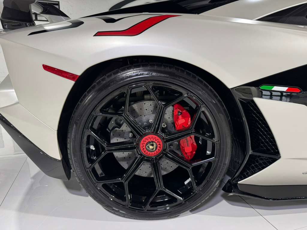 2020 Lamborghini Aventador SVJ Roadster Bianco Canopus paint, painted &quot;SVJ&quot;, Ad Personam interior, comfort seats AND MUCH MORE! Fort Lauderdale FL