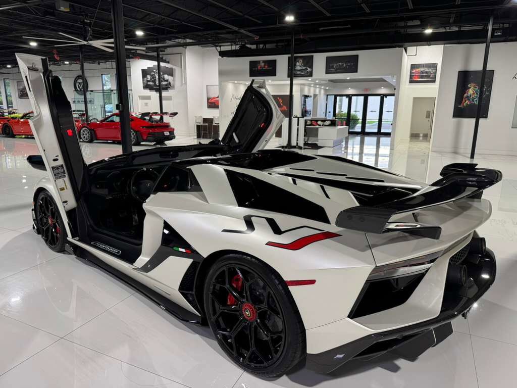 2020 Lamborghini Aventador SVJ Roadster Bianco Canopus paint, painted &quot;SVJ&quot;, Ad Personam interior, comfort seats AND MUCH MORE! Fort Lauderdale FL