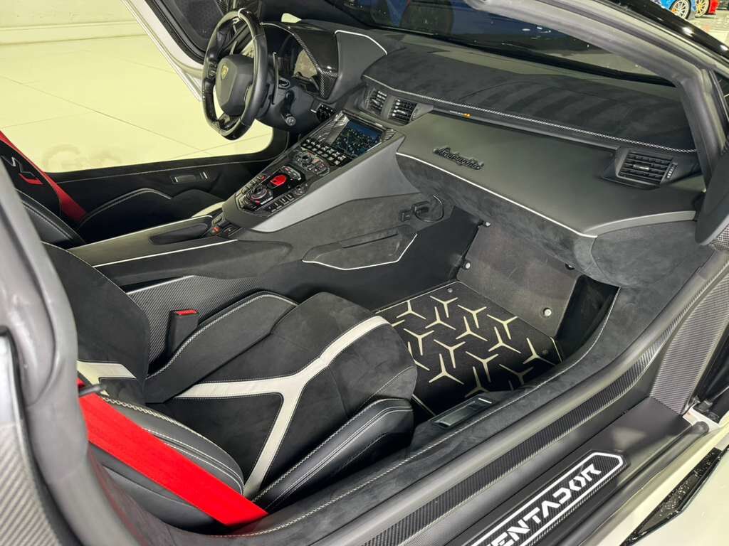 2020 Lamborghini Aventador SVJ Roadster Bianco Canopus paint, painted &quot;SVJ&quot;, Ad Personam interior, comfort seats AND MUCH MORE! Fort Lauderdale FL