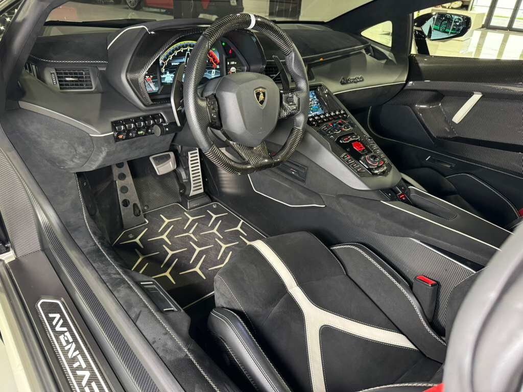 2020 Lamborghini Aventador SVJ Roadster Bianco Canopus paint, painted &quot;SVJ&quot;, Ad Personam interior, comfort seats AND MUCH MORE! Fort Lauderdale FL