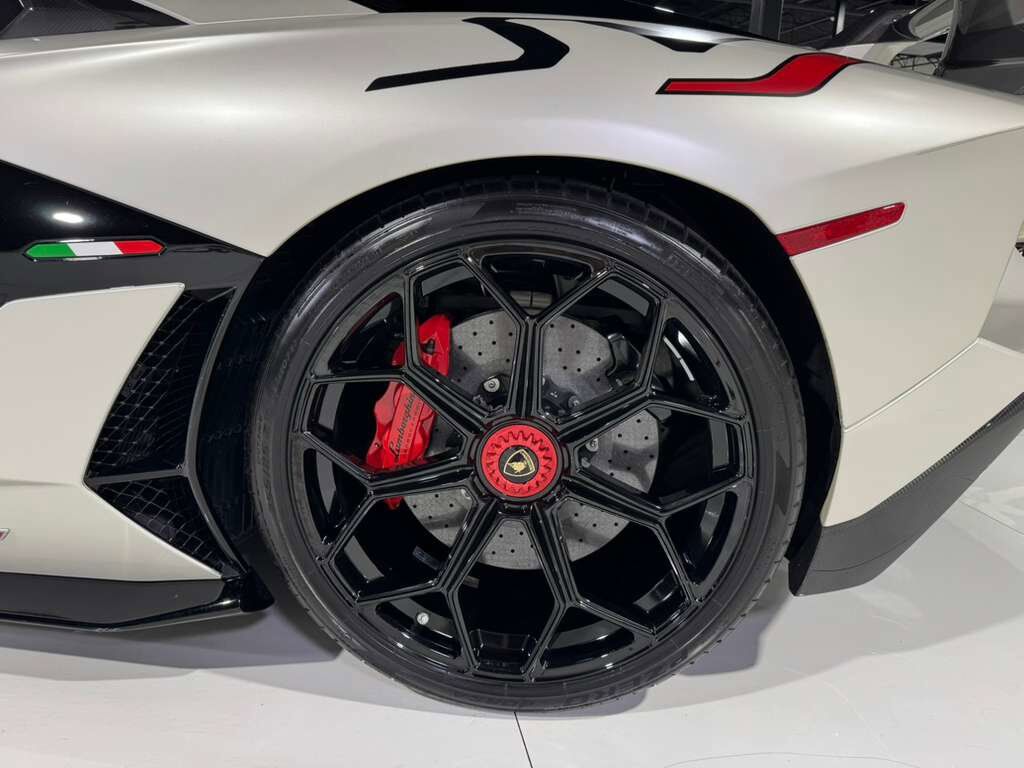 2020 Lamborghini Aventador SVJ Roadster Bianco Canopus paint, painted &quot;SVJ&quot;, Ad Personam interior, comfort seats AND MUCH MORE! Fort Lauderdale FL