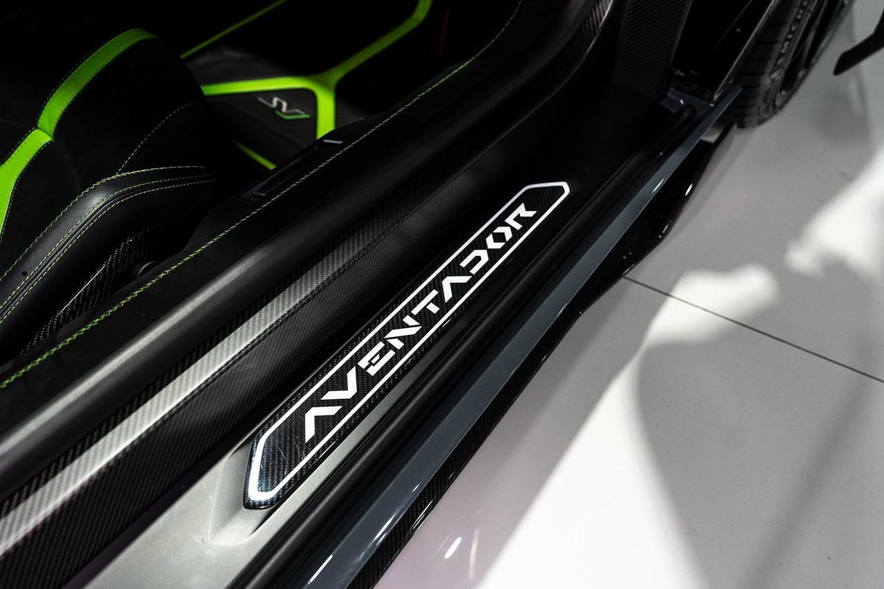 2020 Lamborghini Aventador SVJ Roadster Grigio Telesto paint,Ad Personam interior,Sensonum audio system,carbon galore AND MORE! Fort Lauderdale FL