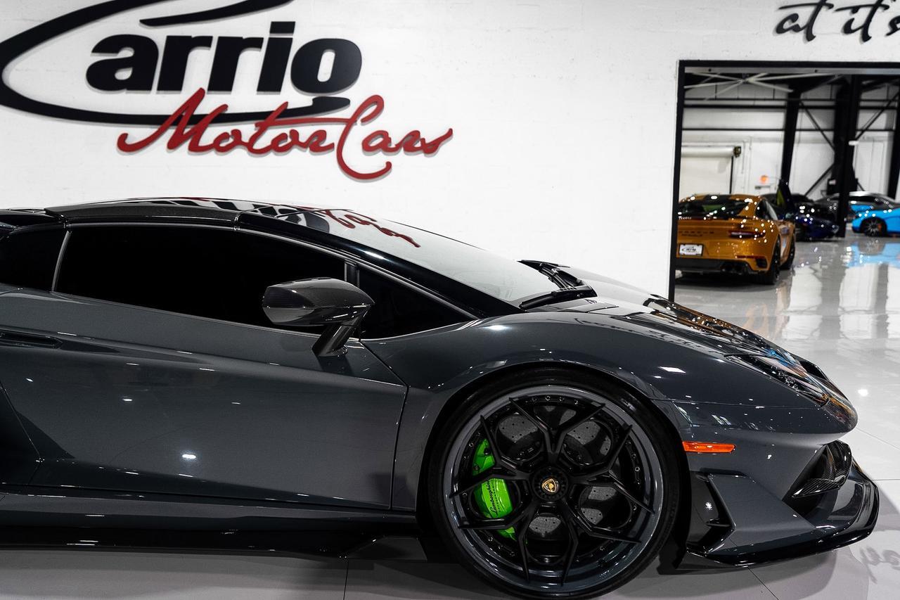 2020 Lamborghini Aventador SVJ Roadster Grigio Telesto paint,Ad Personam interior,Sensonum audio system,carbon galore AND MORE! Fort Lauderdale FL