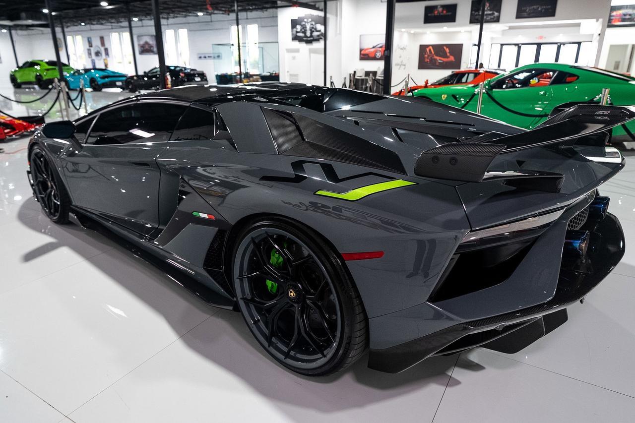 2020 Lamborghini Aventador SVJ Roadster Grigio Telesto paint,Ad Personam interior,Sensonum audio system,carbon galore AND MORE! Fort Lauderdale FL