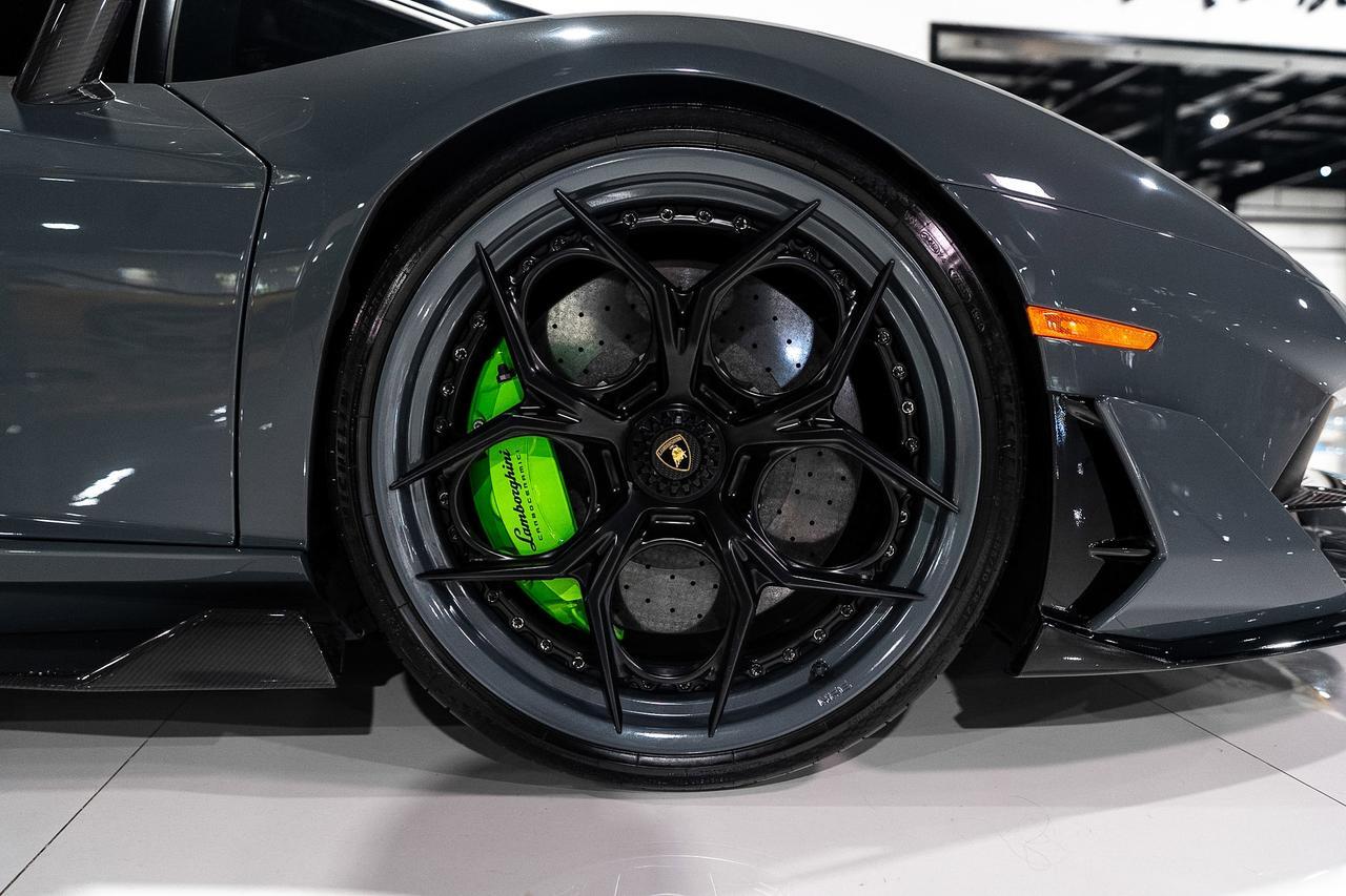 2020 Lamborghini Aventador SVJ Roadster Grigio Telesto paint,Ad Personam interior,Sensonum audio system,carbon galore AND MORE! Fort Lauderdale FL