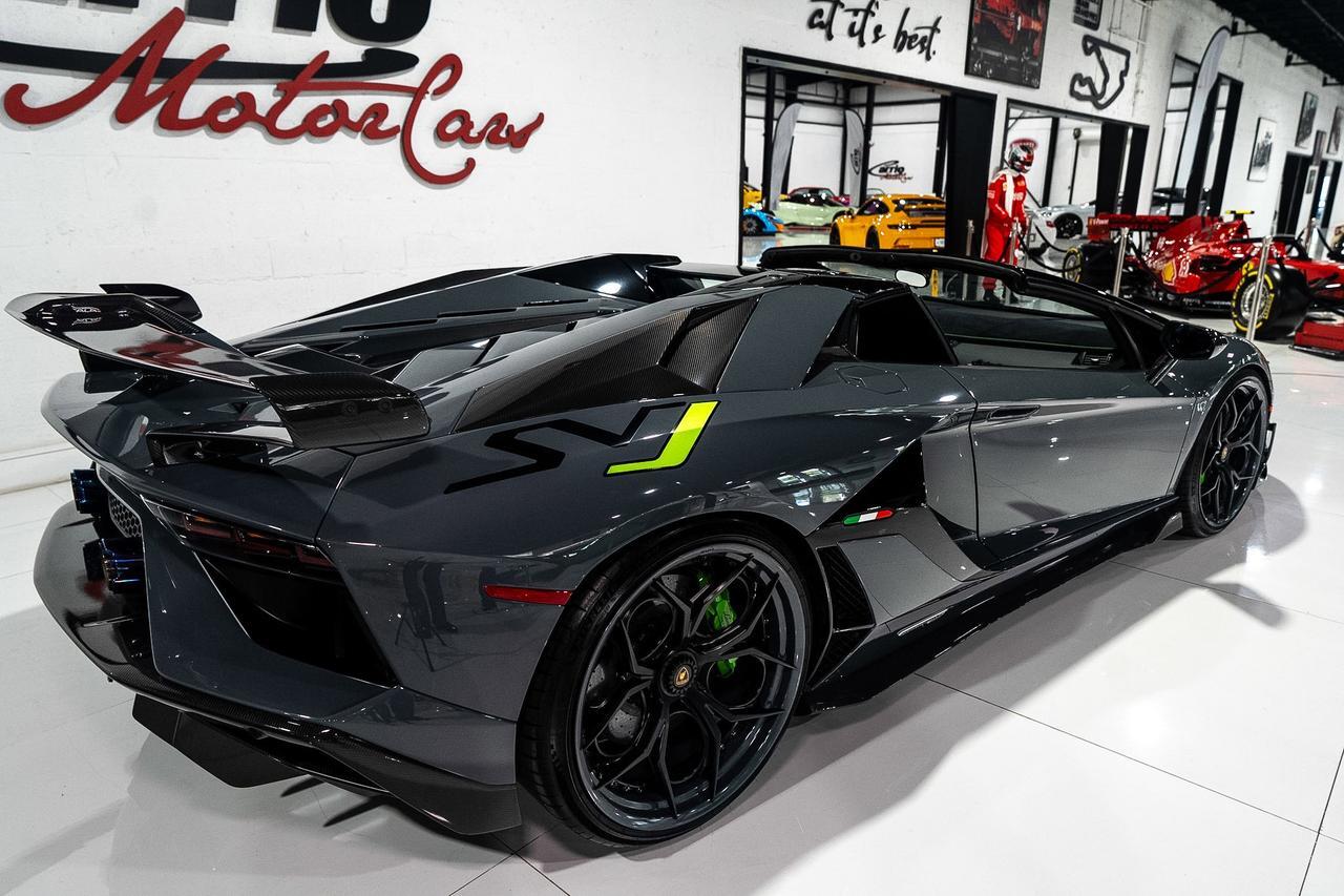 2020 Lamborghini Aventador SVJ Roadster Grigio Telesto paint,Ad Personam interior,Sensonum audio system,carbon galore AND MORE! Fort Lauderdale FL