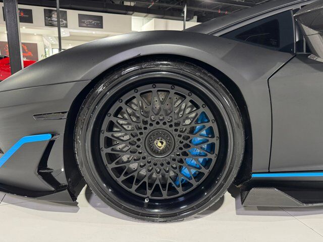 2020 Lamborghini Aventador SVJ comfort seats, Sensonum audio system, carbon galore AND MORE!! Fort Lauderdale FL