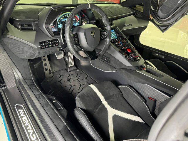 2020 Lamborghini Aventador SVJ comfort seats, Sensonum audio system, carbon galore AND MORE!! Fort Lauderdale FL