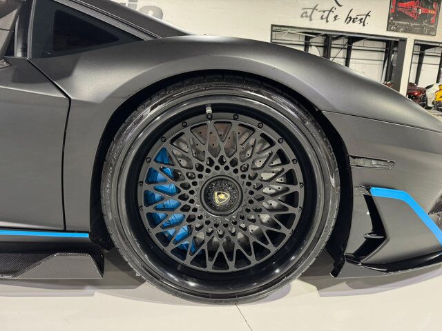 2020 Lamborghini Aventador SVJ comfort seats, Sensonum audio system, carbon galore AND MORE!! Fort Lauderdale FL
