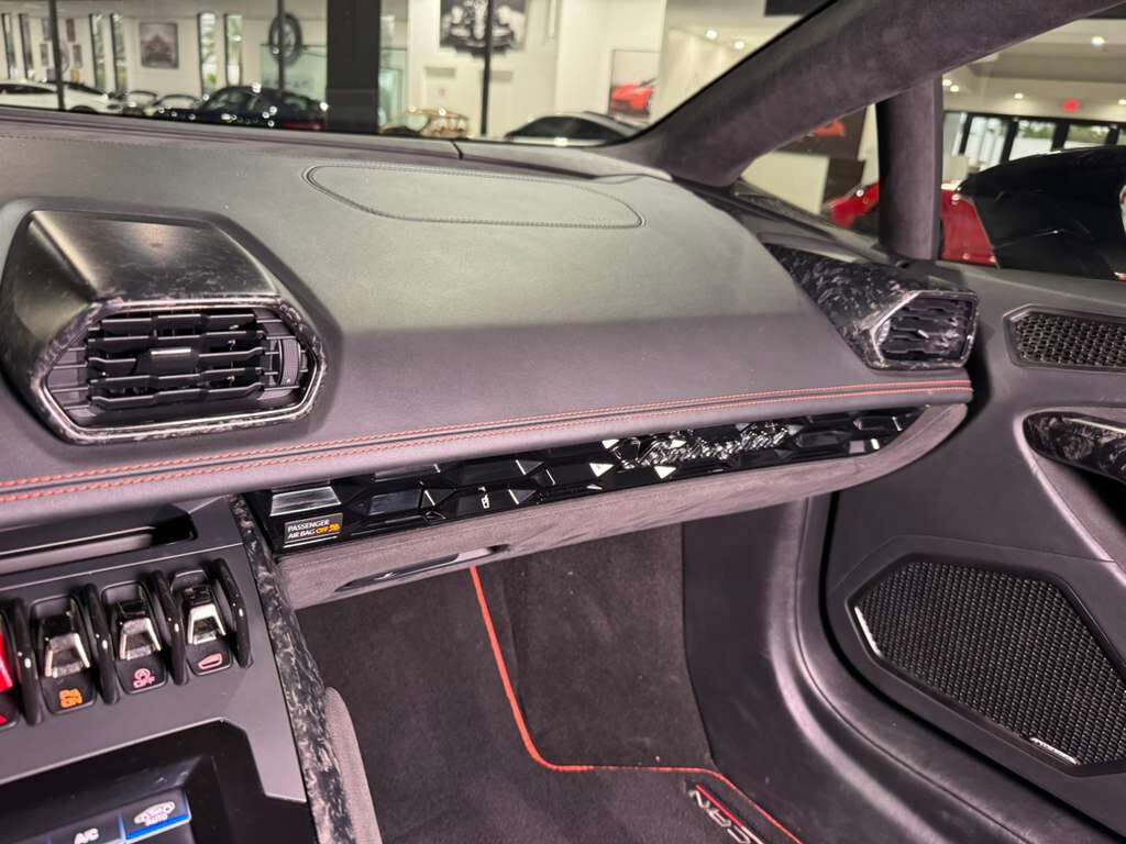 2020 Lamborghini Huracan EVO ALL-WHEEL DRIVE! forged carbon body kit, Sensonum audio system, interior forged carbon AND MORE!! Fort Lauderdale FL