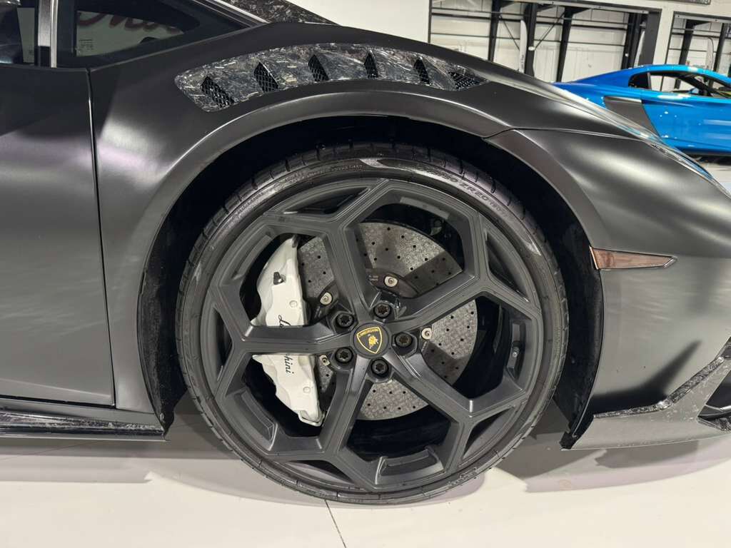 2020 Lamborghini Huracan EVO ALL-WHEEL DRIVE! forged carbon body kit, Sensonum audio system, interior forged carbon AND MORE!! Fort Lauderdale FL
