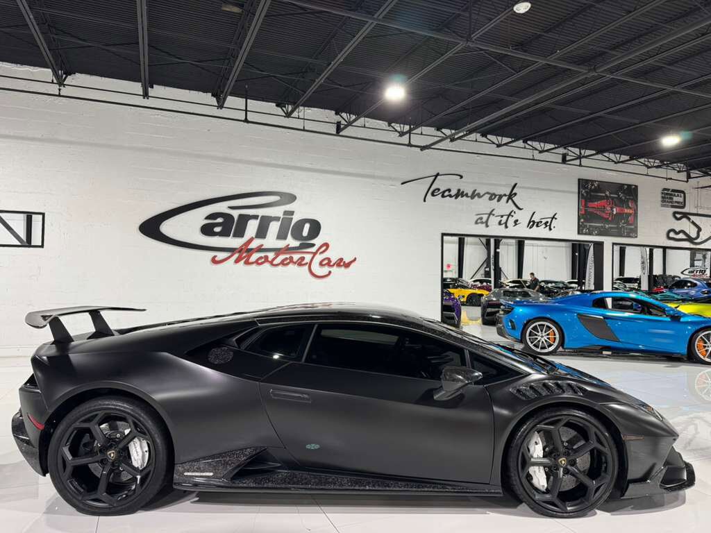 2020 Lamborghini Huracan EVO ALL-WHEEL DRIVE! forged carbon body kit, Sensonum audio system, interior forged carbon AND MORE!! Fort Lauderdale FL