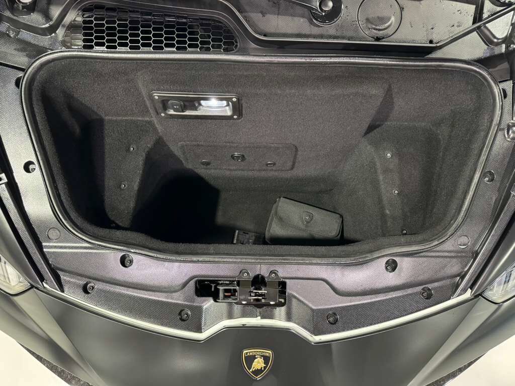 2020 Lamborghini Huracan EVO ALL-WHEEL DRIVE! forged carbon body kit, Sensonum audio system, interior forged carbon AND MORE!! Fort Lauderdale FL