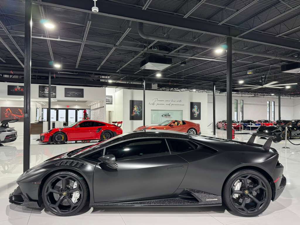 2020 Lamborghini Huracan EVO ALL-WHEEL DRIVE! forged carbon body kit, Sensonum audio system, interior forged carbon AND MORE!! Fort Lauderdale FL