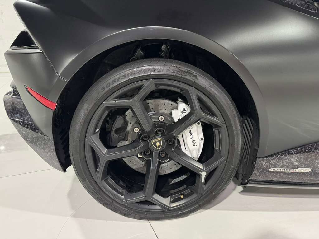 2020 Lamborghini Huracan EVO ALL-WHEEL DRIVE! forged carbon body kit, Sensonum audio system, interior forged carbon AND MORE!! Fort Lauderdale FL