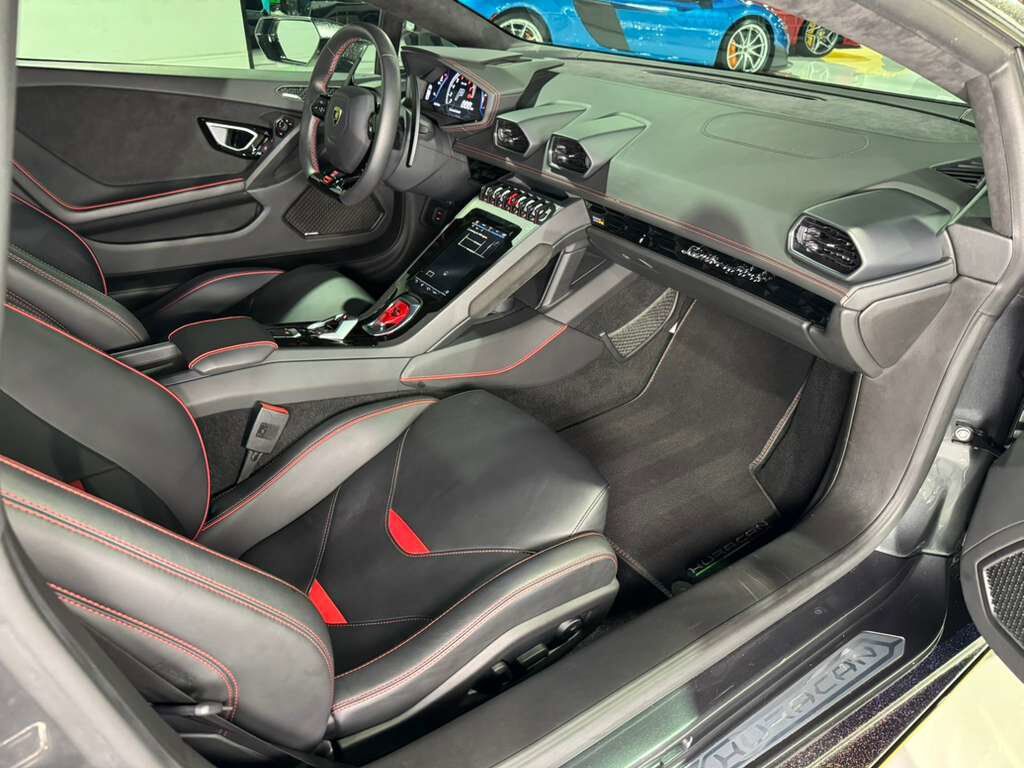 2020 Lamborghini Huracan EVO ALL-WHEEL DRIVE! leather/alcantara interior, Sensonum hi-fi audio system AND MUCH MORE!! Fort Lauderdale FL