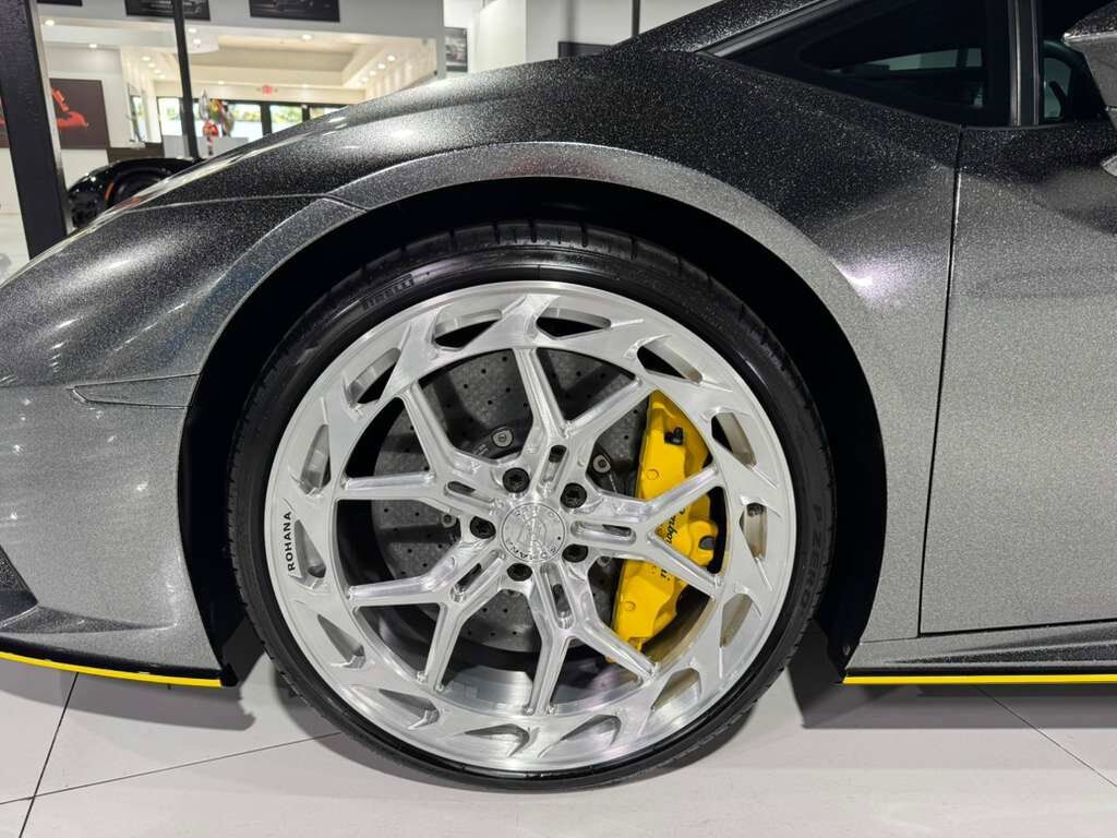 2020 Lamborghini Huracan EVO ALL-WHEEL DRIVE! leather/alcantara interior, Sensonum hi-fi audio system AND MUCH MORE!! Fort Lauderdale FL