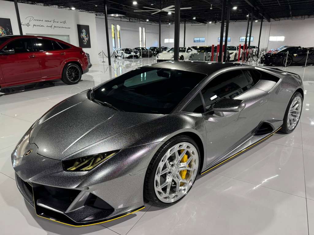 2020 Lamborghini Huracan EVO ALL-WHEEL DRIVE! leather/alcantara interior, Sensonum hi-fi audio system AND MUCH MORE!!